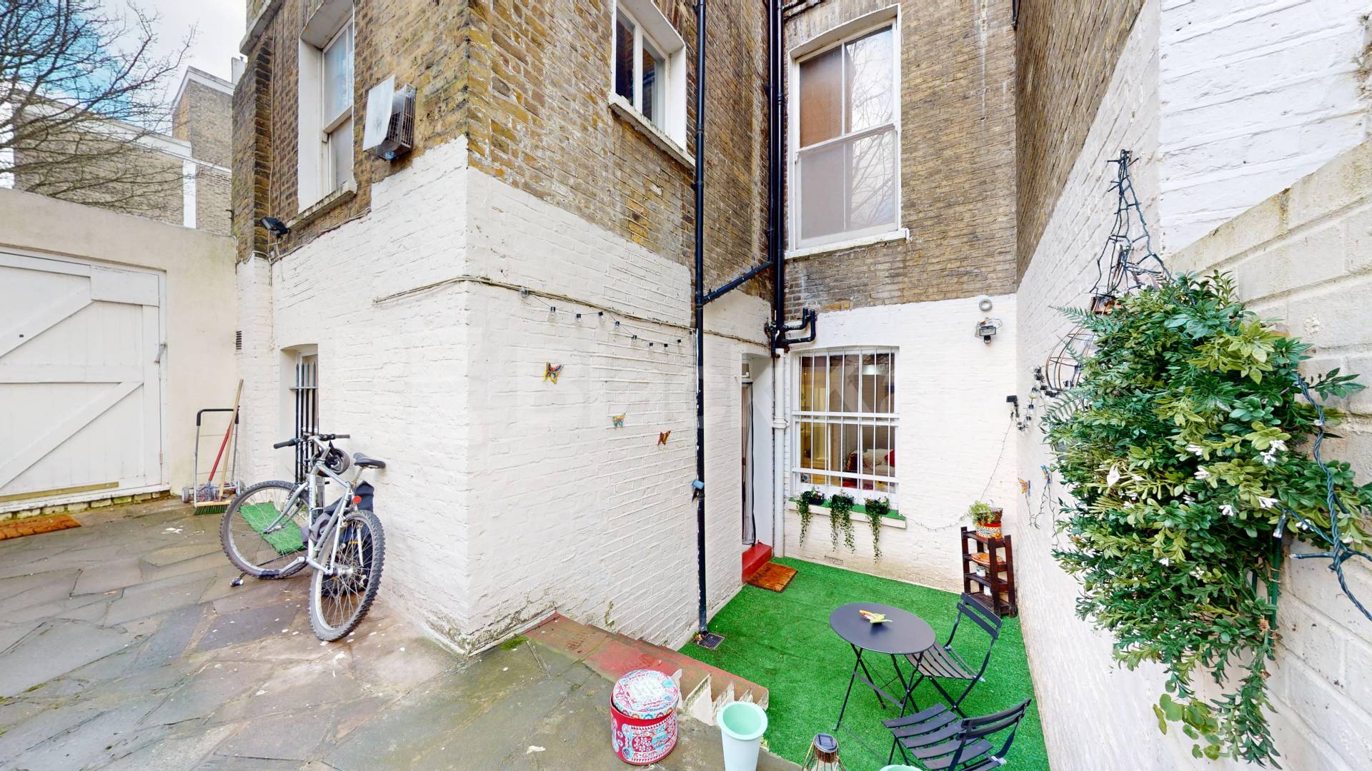 Spacious one bed with access to a garden mins to tube & shops Sutherland Avenue, Maida Vale